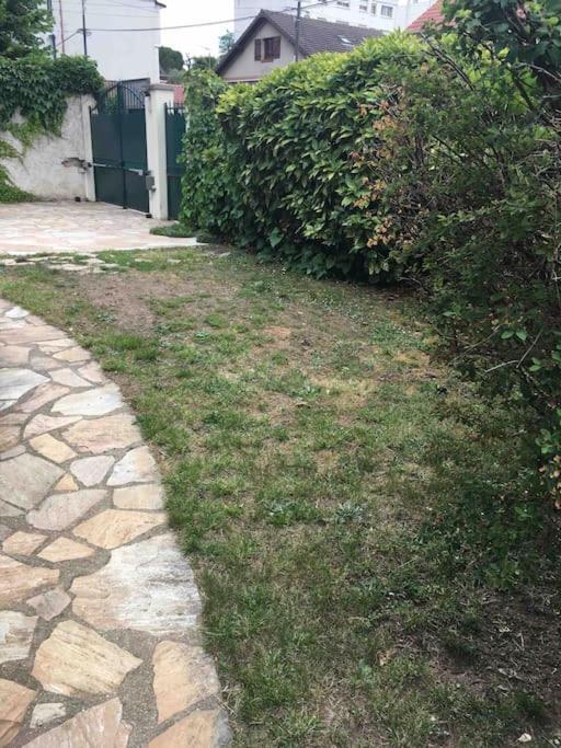 «  La Petite Maison » ....Des Grands Espaces... Saint-Maur-des-Fosses Luaran gambar